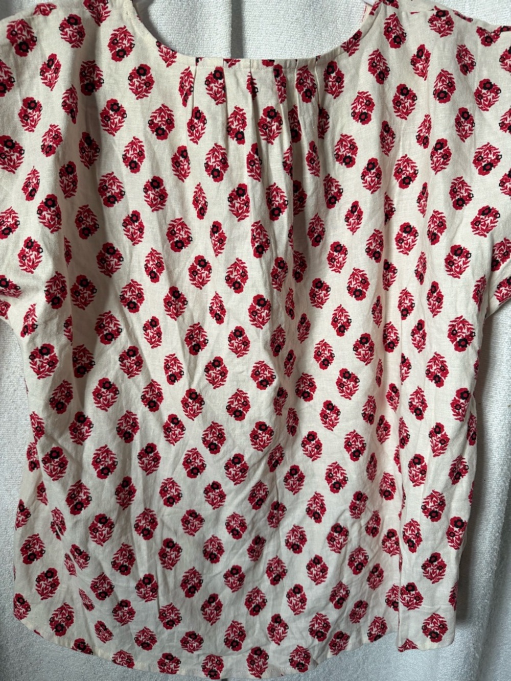 a loves a Beautiful Red Medium Floral Blouse Lightweight - Picture 4 of 6